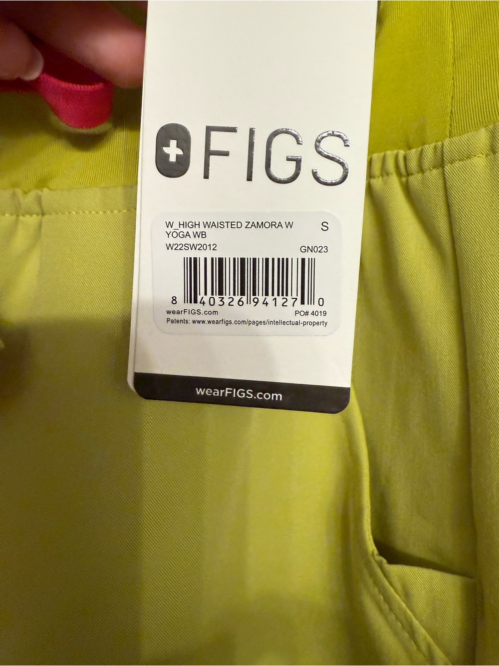 Figs Limeade Scrub Set- Catarina One-Pocket Top and Zamora High-Waisted Joggers - Picture 4 of 4
